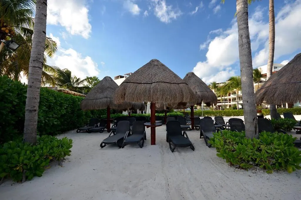 Great Best Location Beach Front Playa del Carmen 0*,