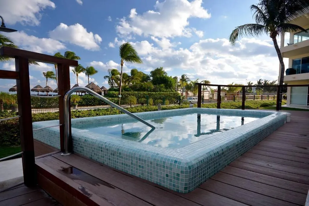 Great Best Location Beach Front Playa del Carmen Apartment