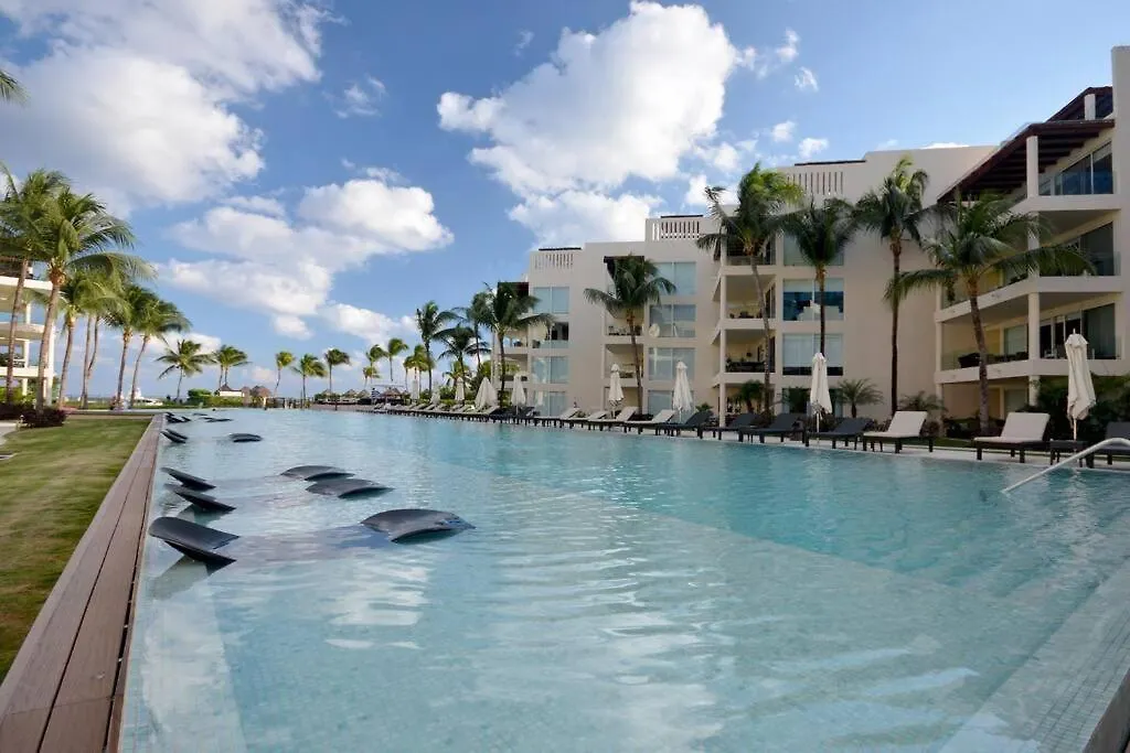 Great Best Location Beach Front Playa del Carmen Mexico