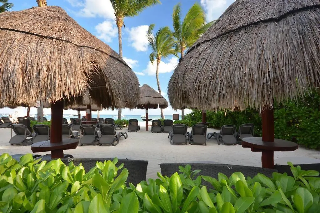 Great Best Location Beach Front Playa del Carmen Mexico